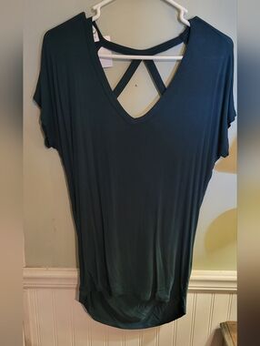Womens XS Maurices Dark Green V-Neck Short Sleeve Top with Crisscross Back